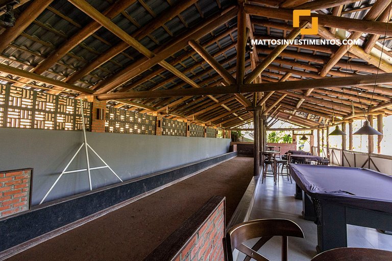 Casa com piscina de borda infinita no Condomínio Panorâmico